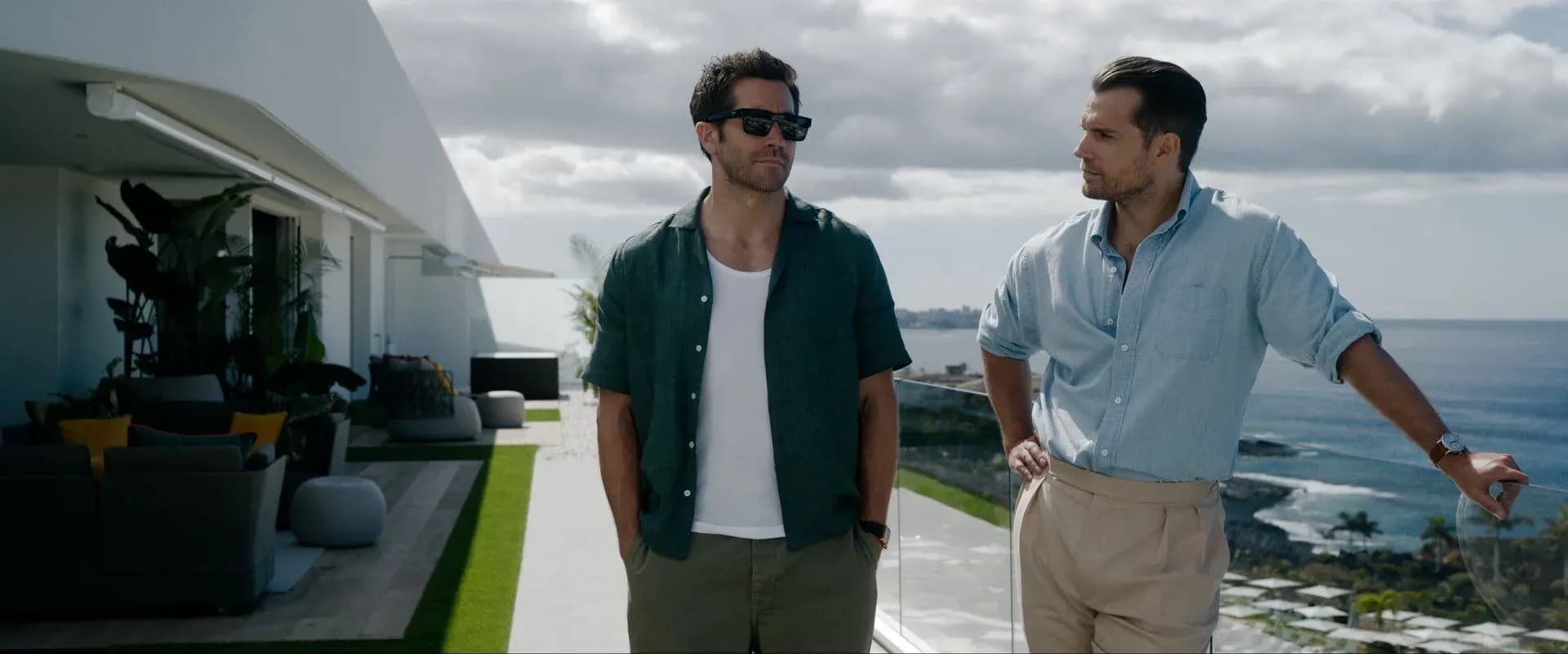 Guy Ritchie sprawdza, czy Jake Gyllenhaal jest dżentelmenem. „Zawodowcy” w kinach od 19 czerwca. Zobacz zwiastun!